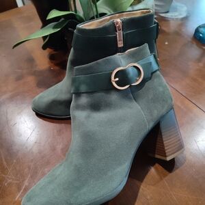 GORGEOUS GREEN Ted Baker Booties